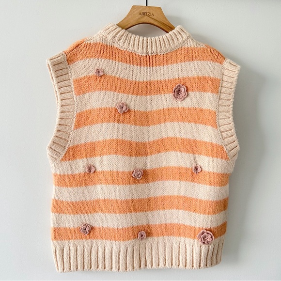 Wide-Leg Dark Blue Jeans - Picture 7 of 14